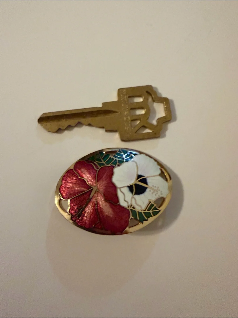 Oval Floral Enamel Cloisonne Style Brooch Pin- Attributed To Behave Sieraden